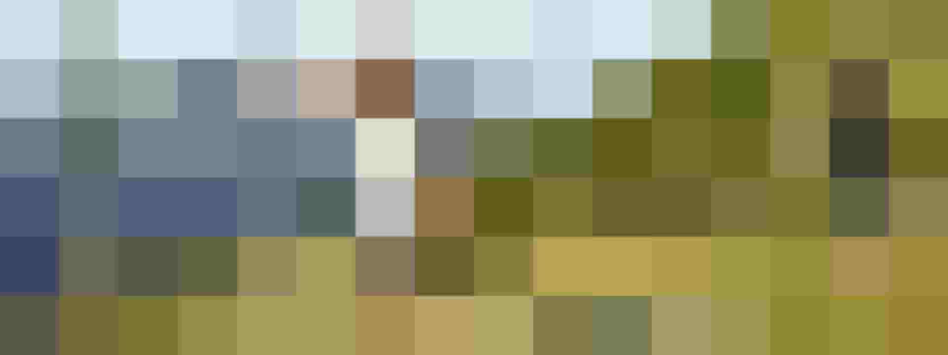 Kind spielt auf dem Weg in den Bergen, Frau genießt die Natur im Hintergrund.